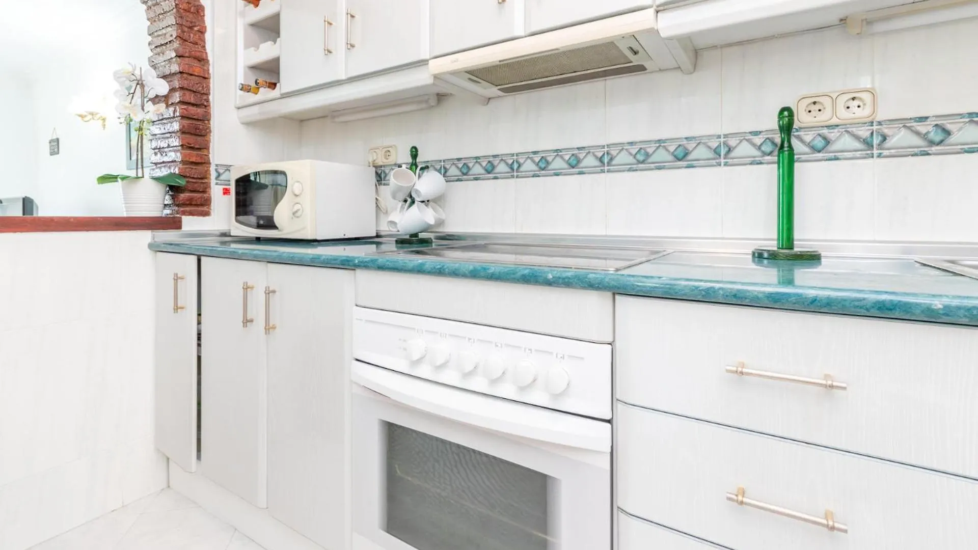 Spacious 3Br In Miraflores Near All Amenities Malaga Apartment